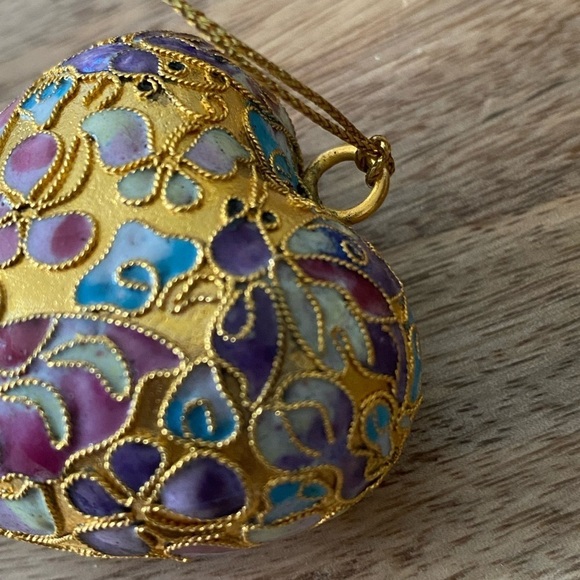 Cloisonné Gold with Butterflies and flowers Heart Shaped Ornament 2.5" - Picture 6 of 8
